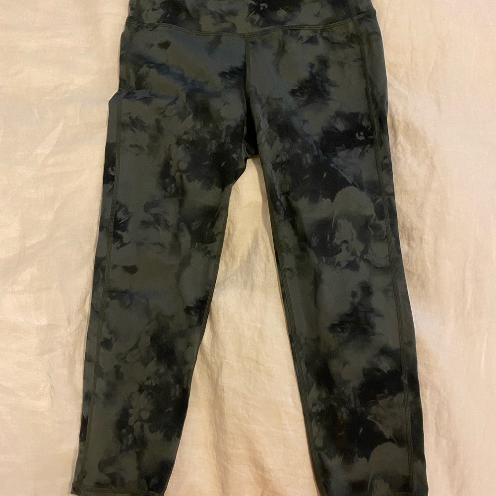 Small cropped athleta leggings